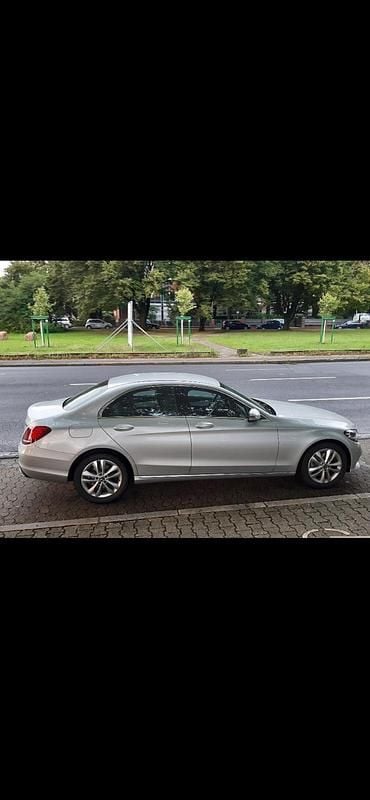 Gebraucht Mercedes C220 194 PS (142 kW) 2019 Silber Limousine