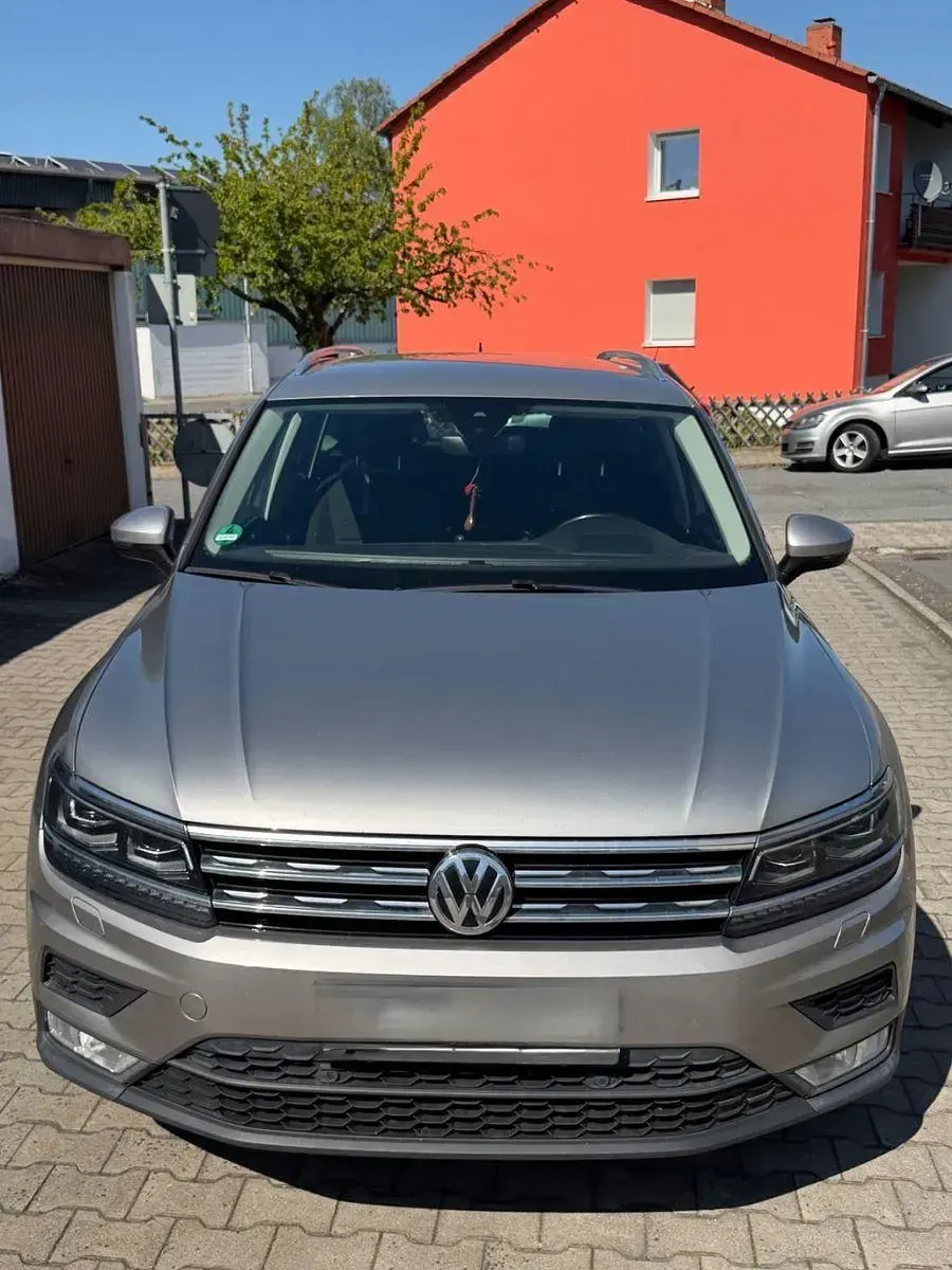 Gebraucht VW Tiguan Sound 190 PS (139 kW) 2017 Grau SUV