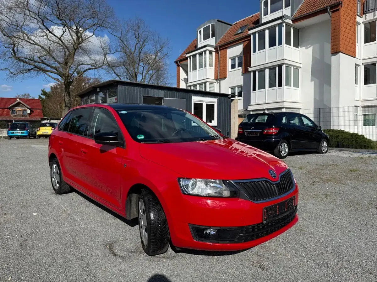 Gebraucht Skoda Rapid 105 PS (77 kW) 2015 Rot Kleinwagen