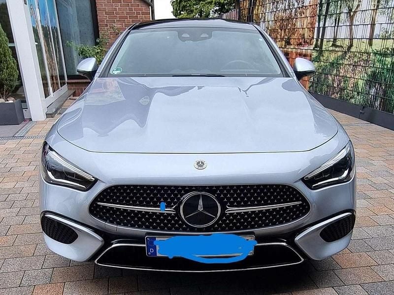 Silber Gebraucht 2024 Mercedes CLE200 Coupé | 45.800 € (Superpreis) - Bild 1/4