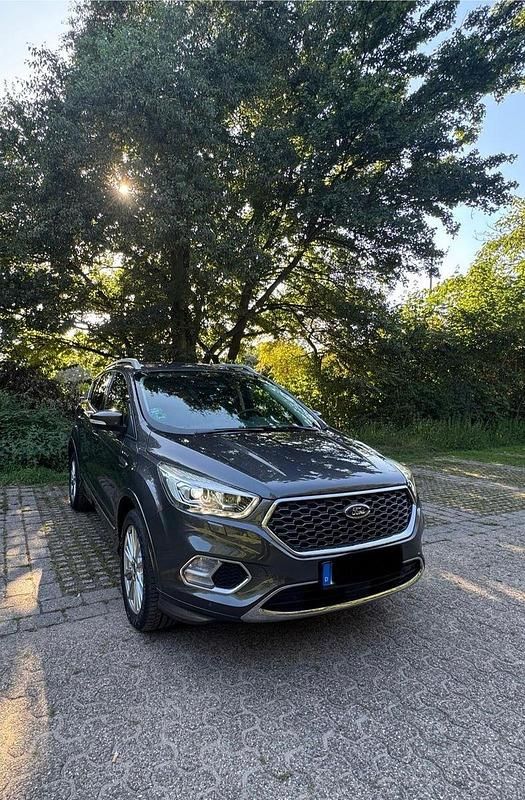 Grau Gebraucht 2018 Ford Kuga Vignale SUV | 16.450 € (Guter Preis) - Bild 1/4
