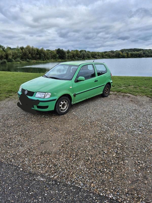 Grün Gebraucht 2000 VW Polo Kleinwagen | 699 € (Guter Preis) - Bild 1/4