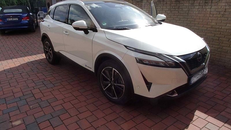 Weiß Gebraucht 2024 Nissan Qashqai Tekna+ SUV | 38.900 € (Etwas zu teuer) - Bild 1/4