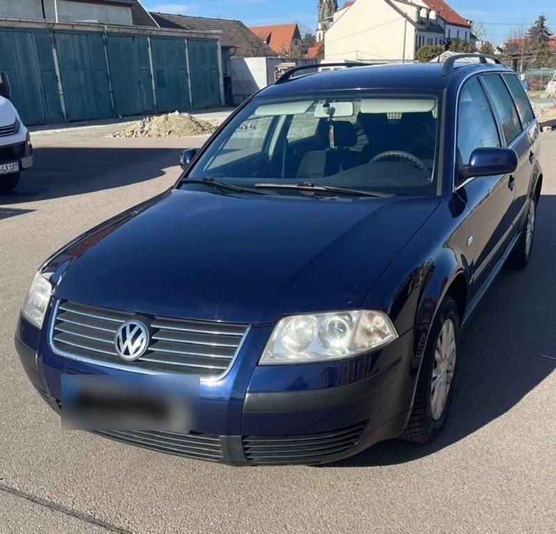 Gebraucht VW Passat 131 PS (96 kW) 2001 Blau Kombi