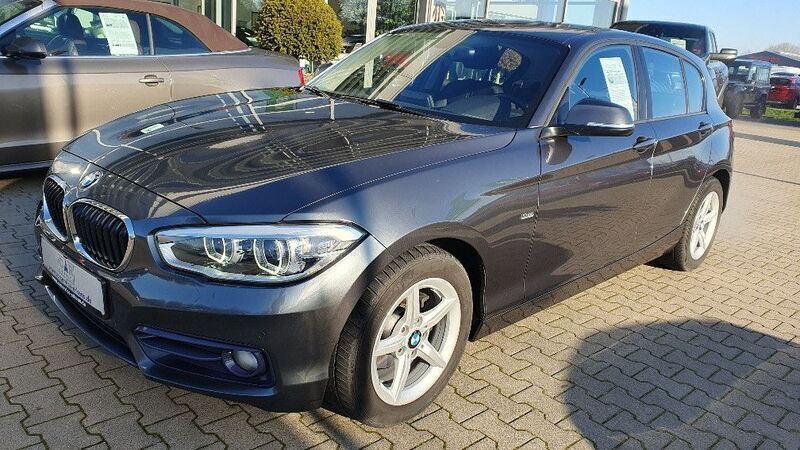 Mineralgrau metallic Gebraucht 2016 BMW 118 Sport Line Kleinwagen | 16.810 € (Etwas zu teuer) - Bild 1/4