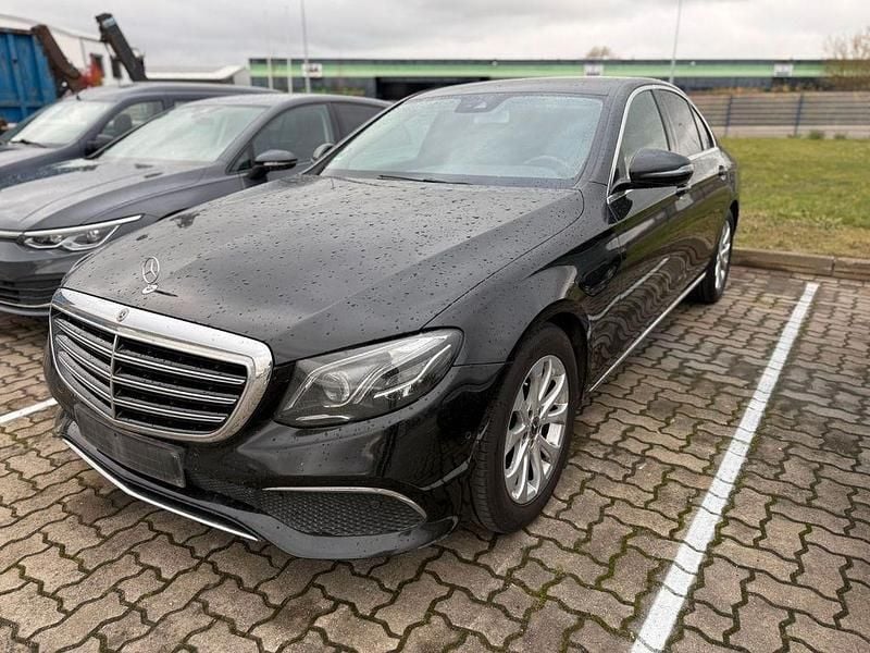 Gebraucht Mercedes E220 194 PS (142 kW) 2018 Schwarz Limousine