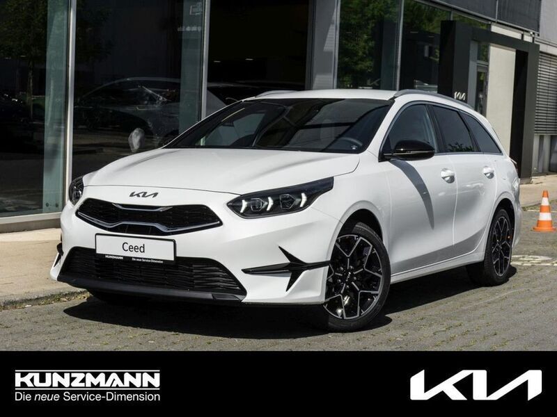 Deluxeweiß metallic Neu 2025 Kia Ceed Sportswagon Kombi | 26.349 € (Fairer Preis) - Bild 1/4