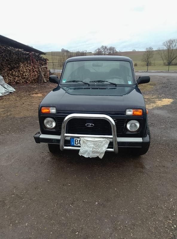 Gebraucht Lada Taiga 68 PS (50 kW) 2015 SUV