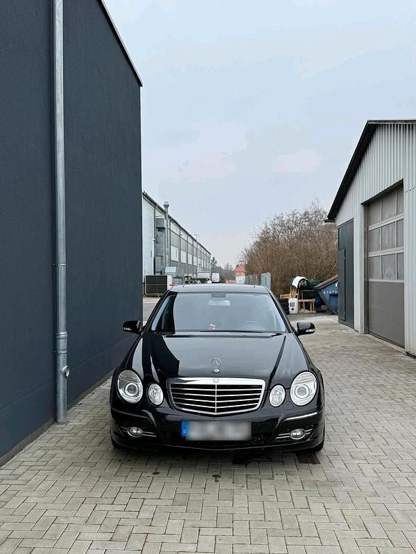 Gebraucht Mercedes E350 2008 Schwarz Limousine