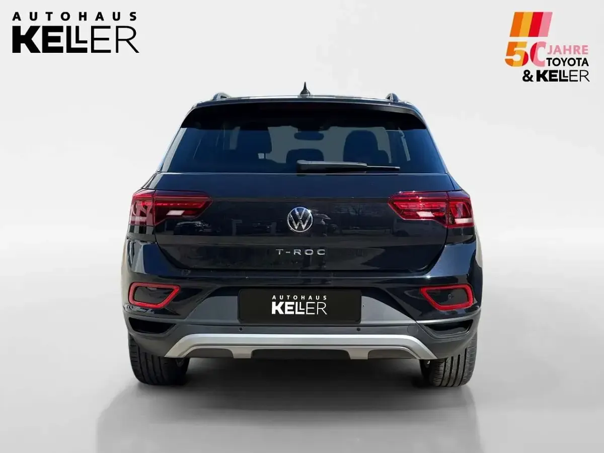Gebraucht VW T-Roc Life 110 PS (80 kW) 2023 Deep black perleffekt SUV
