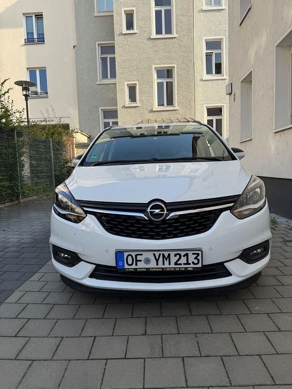Weiß Gebraucht 2017 Opel Zafira Tourer Van / Kleinbus | 13.000 € (Guter Preis) - Bild 1/4
