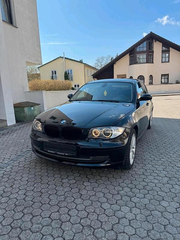 Gebraucht BMW 118 143 PS (105 kW) 2007 Schwarz Kleinwagen