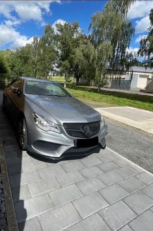 Grau Gebraucht 2013 Mercedes E400 AMG Coupé | 15.399 € (Fairer Preis) - Bild 1/4