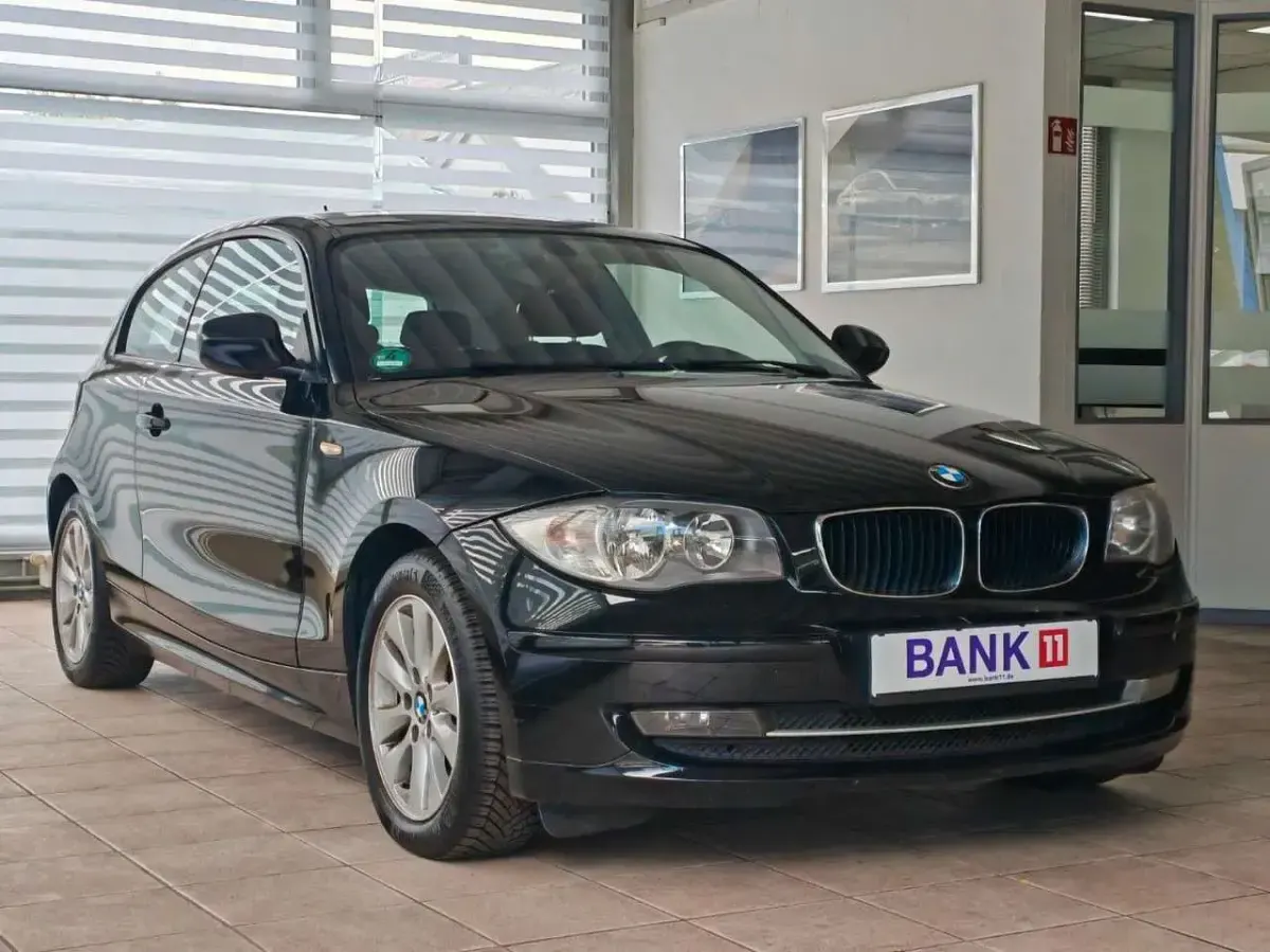 Gebraucht BMW 116 Advantage 116 PS (85 kW) 2012 Schwarz Kleinwagen
