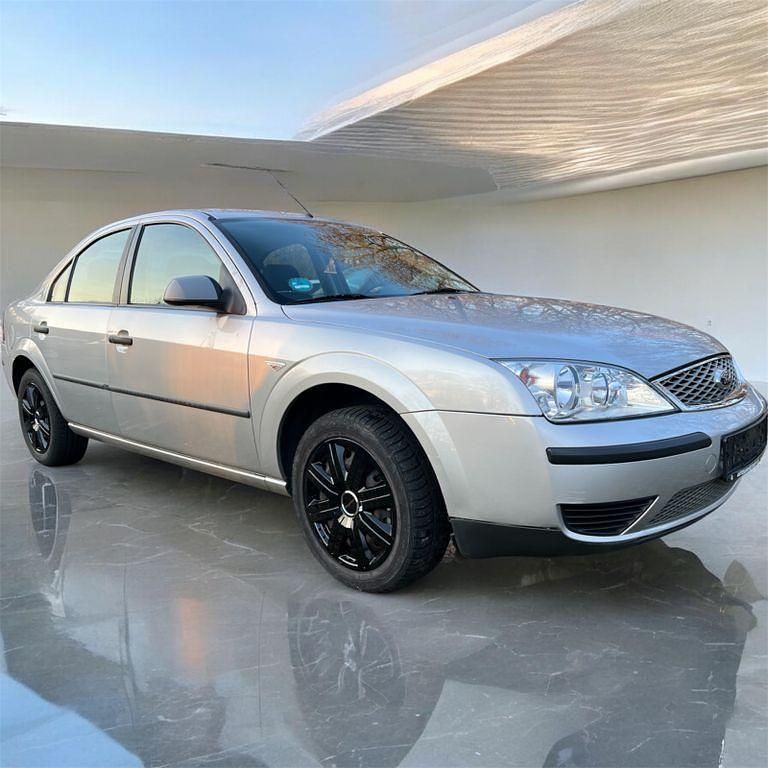 Gebraucht Ford Mondeo Ambiente 110 PS (80 kW) 2005 Silber Limousine