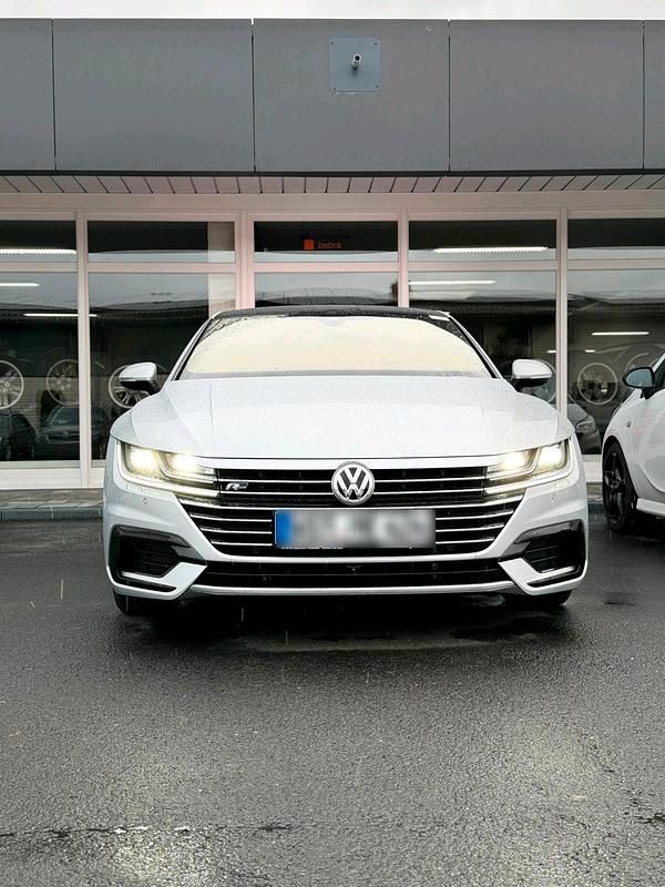 Silber Gebraucht 2019 VW Arteon R-line Limousine | 27.500 € (Fairer Preis) - Bild 1/1