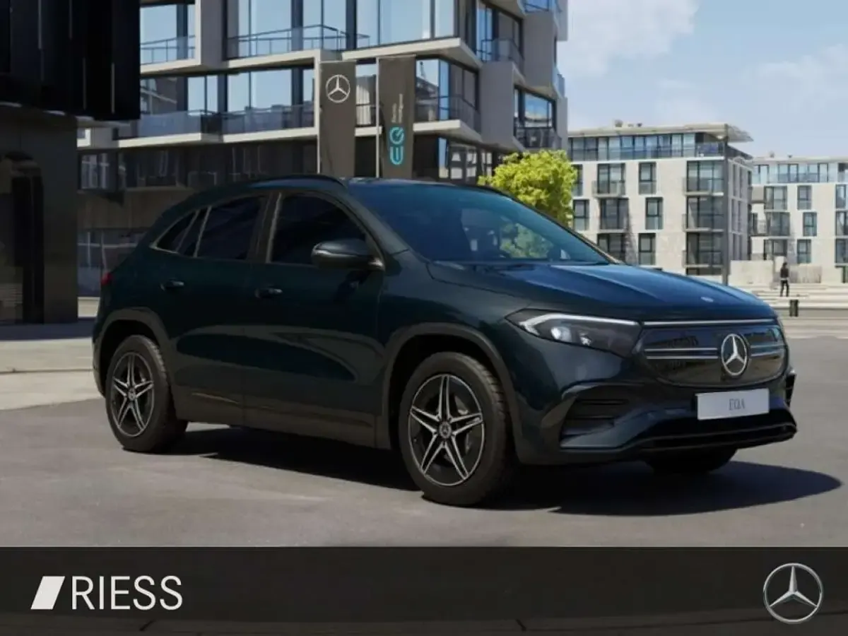 Gebraucht Mercedes EQA300 AMG 167 kW (228 PS) 2024 Metalliclack kosmosschwarz SUV