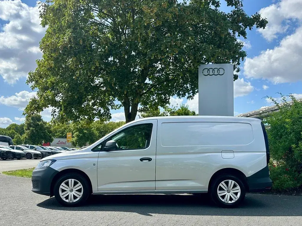 Gebraucht VW Caddy Maxi 102 PS (75 kW) 2023 Silber Van / Kleinbus