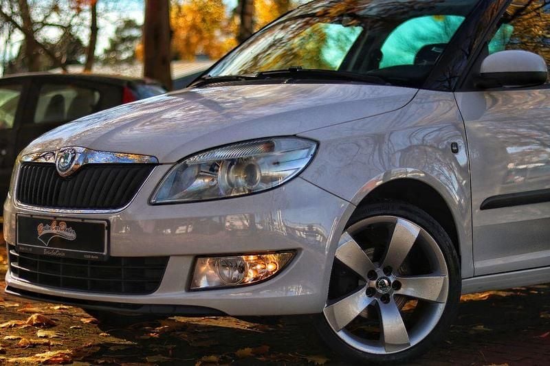 Weiß Gebraucht 2012 Skoda Roomster Van / Kleinbus | 4.490 € (Fairer Preis) - Bild 1/4