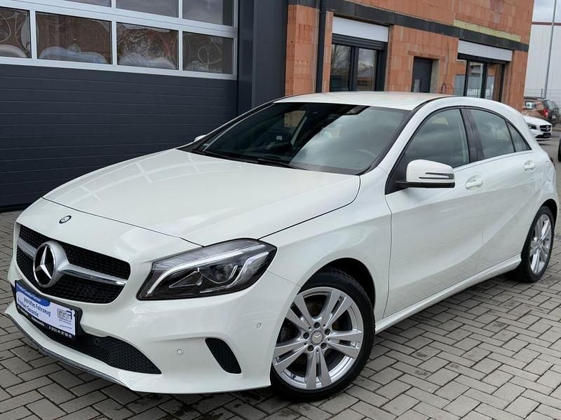 Gebraucht Mercedes A200 156 PS (114 kW) 2016 Weiß Limousine