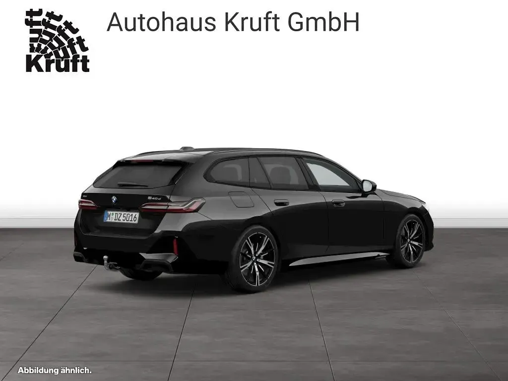 Gebraucht BMW 540 M Sport 303 PS (222 kW) 2025 Saphirschwarz Kombi