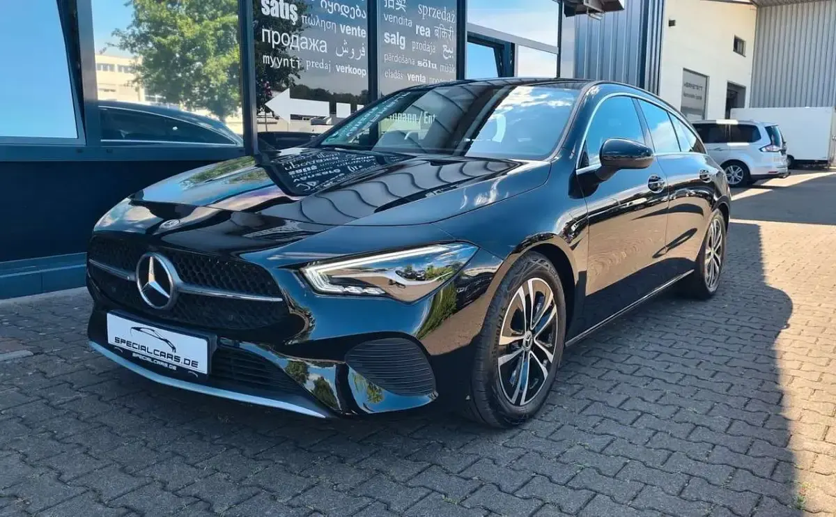 Gebraucht Mercedes CLA180 Premium 136 PS (100 kW) 2023 Nachtschwarz Coupé