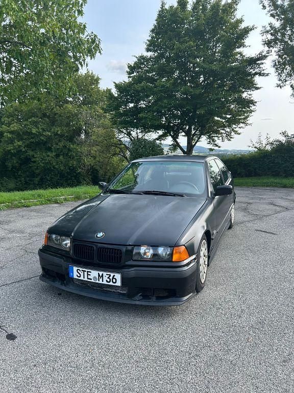 Schwarz Gebraucht 1996 BMW 318 Compact M Sport Kleinwagen | 3.840 € (Guter Preis) - Bild 1/4