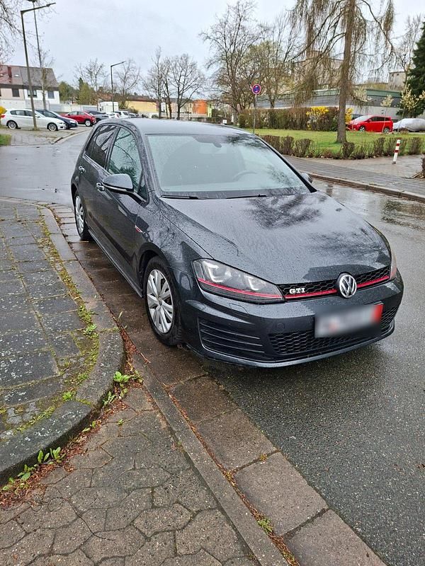 Gebraucht VW Golf VII GTI 220 PS (161 kW) 2015 Grau Kleinwagen