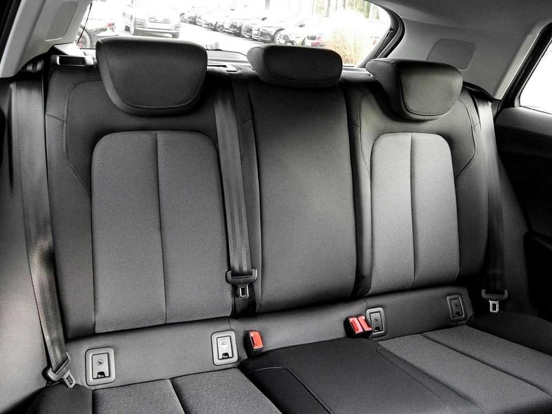 Neu Audi Q2 Advanced Plus 116 PS (85 kW) 2025 Schwarz SUV