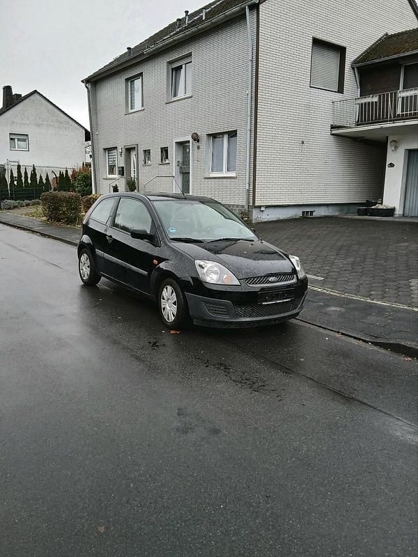 Blau Gebraucht 2006 Ford Fiesta Kleinwagen | 1.345 € (Fairer Preis) - Bild 1/4