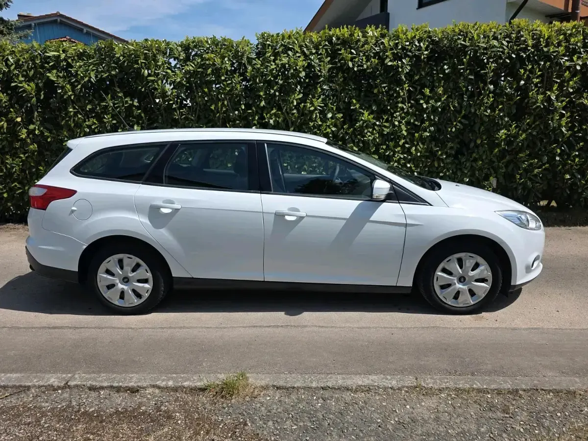 Second-hand Ford Focus 125 CP (91 kW) 2013 Alb Break