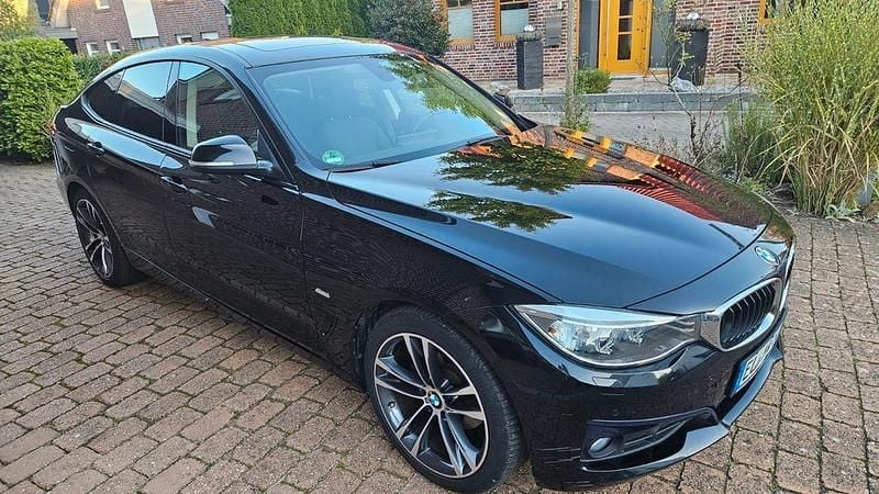 Gebraucht BMW 320 Gran Turismo Sport Line 190 PS (139 kW) 2015 Schwarz Limousine