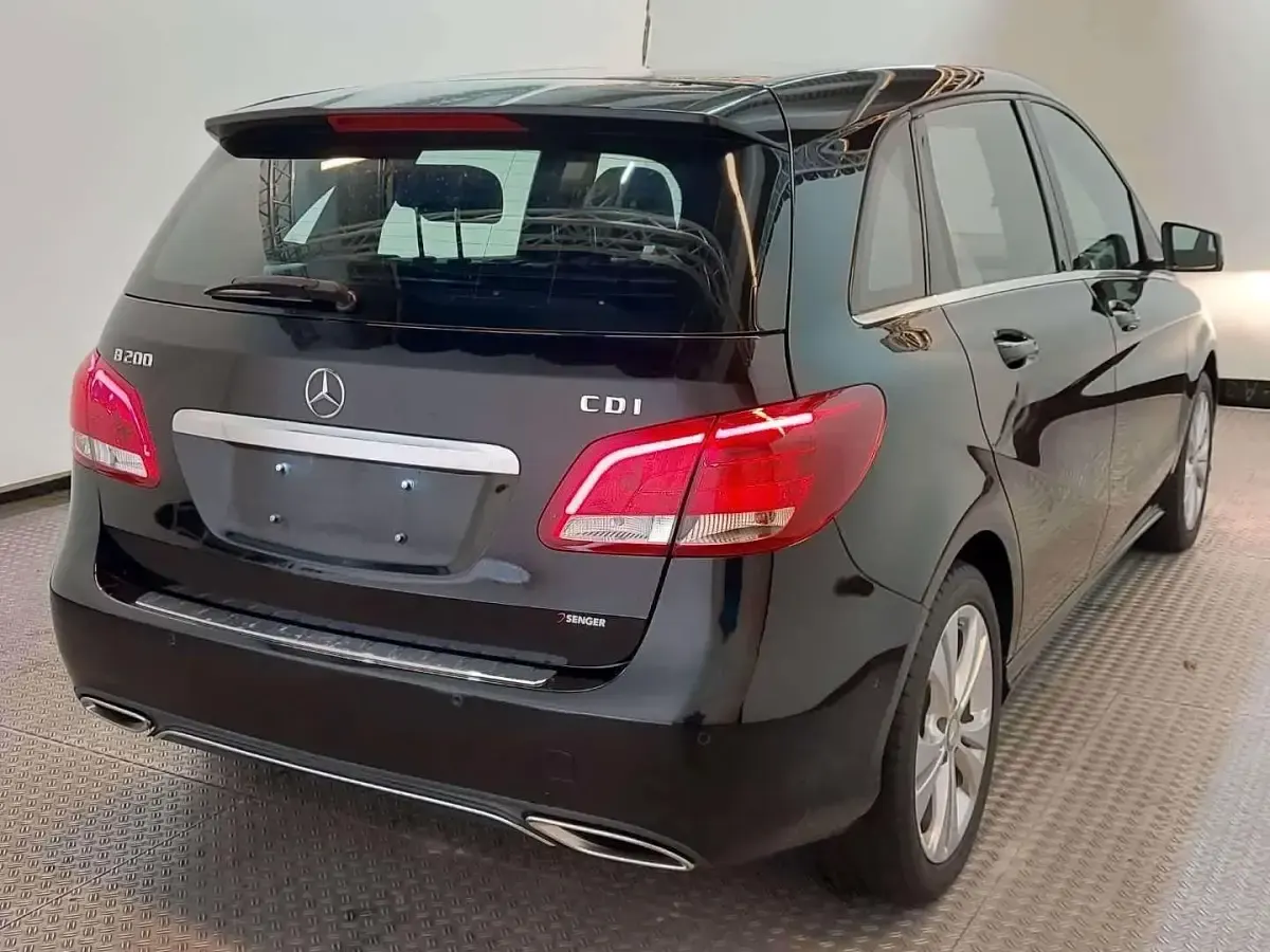 Gebraucht Mercedes B200 136 PS (100 kW) 2015 Schwarz Kleinwagen