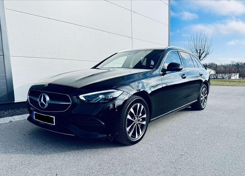 Gebraucht Mercedes C300e Avantgarde 204 PS (150 kW) 2022 Schwarz Kombi