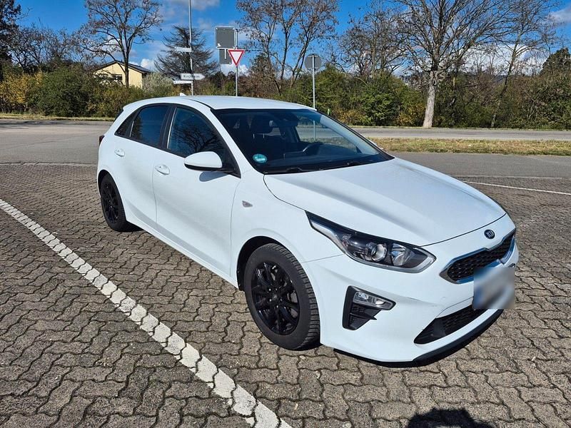 Gebraucht Kia Ceed Edition 7 101 PS (74 kW) 2019 Weiß Kleinwagen