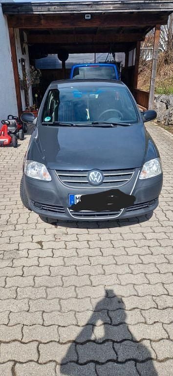 Gebraucht VW Fox 54 PS (39 kW) 2009 Schwarz Kleinwagen
