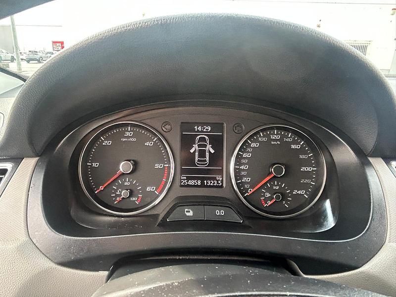 Gebraucht Seat Toledo 105 PS (77 kW) 2013 Schwarz Kleinwagen