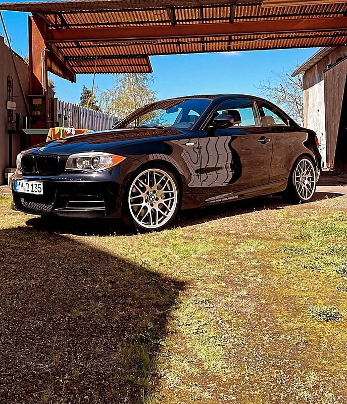 Gebraucht BMW 135 Coupé Shadowline 306 PS (225 kW) 2011 Schwarz Coupé