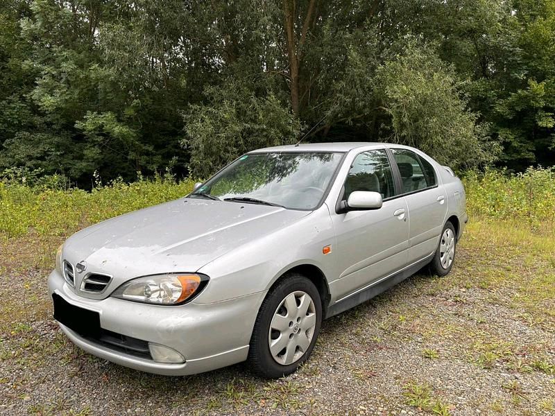 Silber Gebraucht 2001 Nissan Primera Comfort Limousine | 700 € (Guter Preis) - Bild 1/4