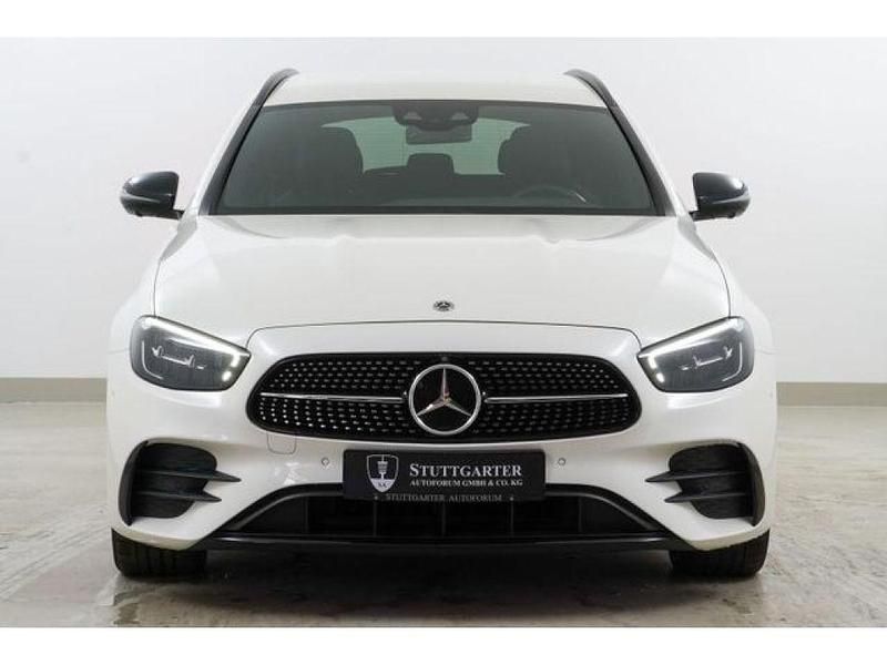 Diamantweiss lack (metallic) Gebraucht 2022 Mercedes E400 AMG Kombi | 41.500 € (Guter Preis) - Bild 1/4