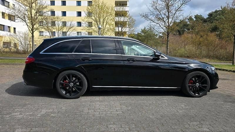Gebraucht Mercedes E220 194 PS (142 kW) 2017 Schwarz Kombi