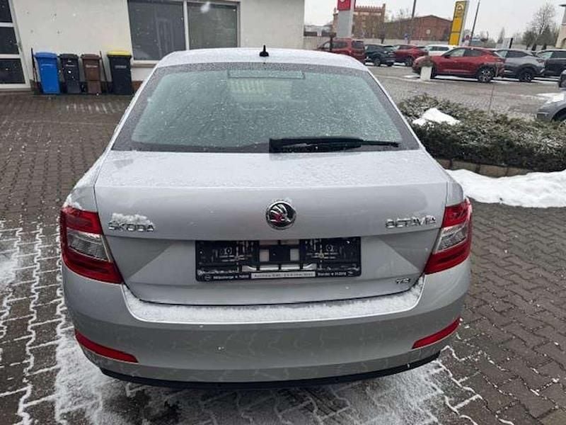 Gebraucht Skoda Octavia Elegance 140 PS (102 kW) 2013 Silber Limousine