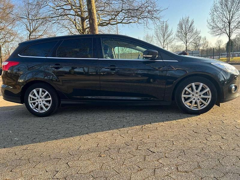 Gebraucht Ford Focus Titanium 140 PS (102 kW) 2012 Schwarz Kombi