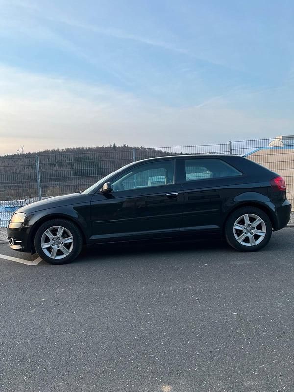 Gebraucht Audi A3 Attraction 105 PS (77 kW) 2011 Schwarz Kleinwagen