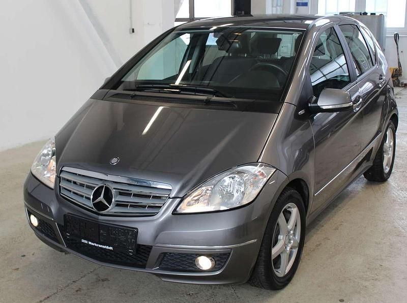 Gebraucht Mercedes A160 95 PS (69 kW) 2010 Mountaingrau  met. Kleinwagen