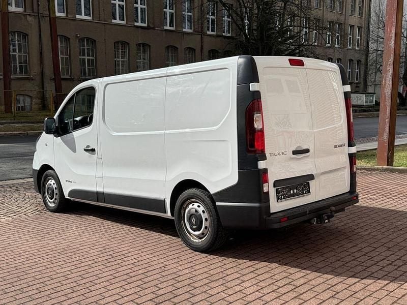 Gebraucht Renault Trafic 140 PS (102 kW) 2016 Weiß Van / Kleinbus