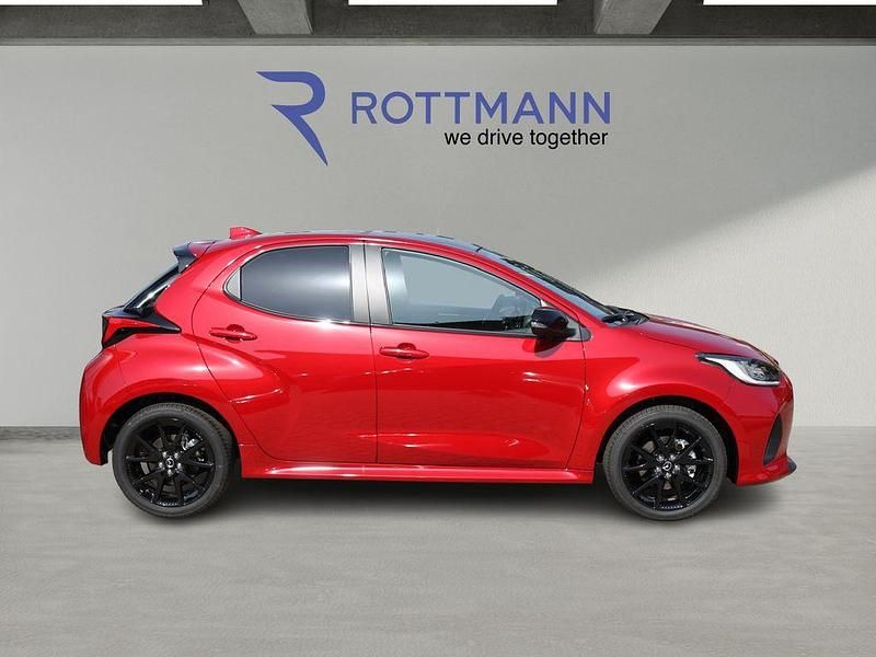 Neu Mazda 2 Homura-Line 116 PS (85 kW) 2025 Rot Limousine