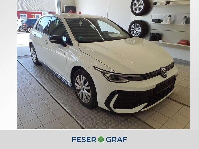 Pure white Gebraucht 2024 VW Golf VIII R-line Limousine | 29.740 € (Guter Preis) - Bild 1/4