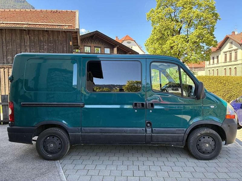 Second-hand Renault Master 99 CP (72 kW) 2004 Verde Van