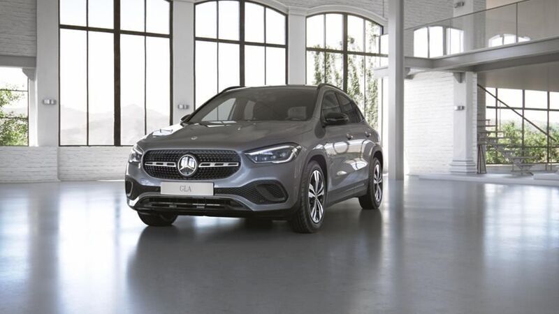 Grau Gebraucht 2020 Mercedes GLA250 Night SUV | 29.400 € (Fairer Preis) - Bild 1/4